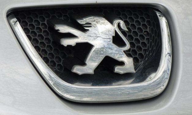 Peugeot 5008: Lancement, évolution et nouveau look du modèle